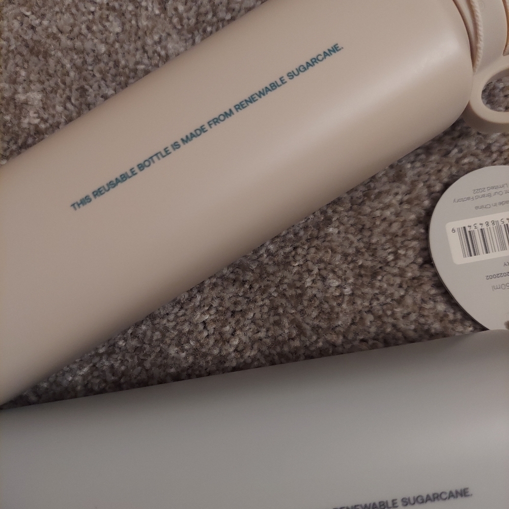 HIP Suga Water Bottle SET - Picture 3 of 5